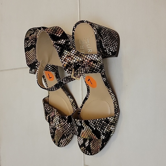 naturalizer snakeskin sneakers